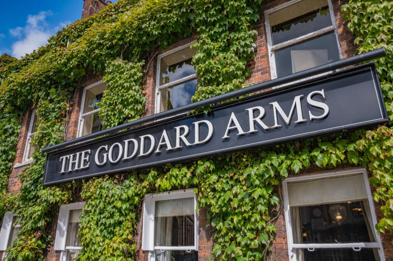 The Goddard Arms Hotel Swindon Kültér fotó