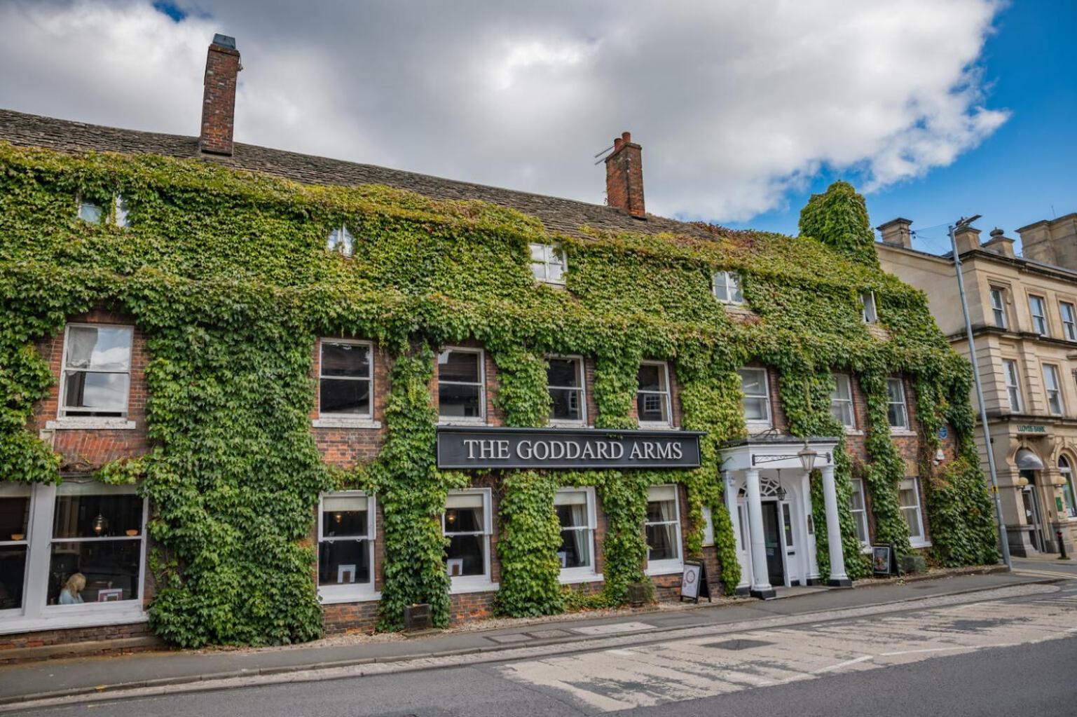 The Goddard Arms Hotel Swindon Kültér fotó