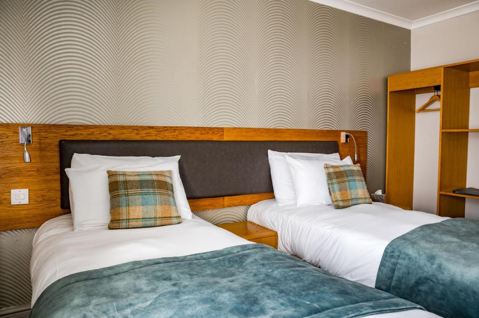 The Goddard Arms Hotel Swindon Kültér fotó