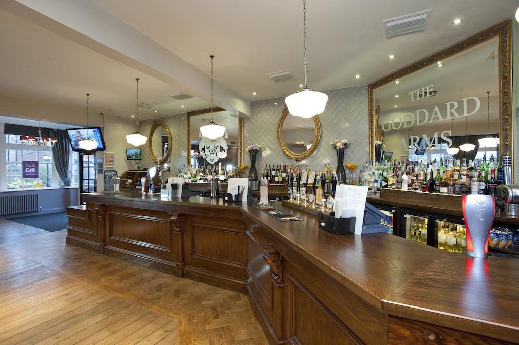 The Goddard Arms Hotel Swindon Kültér fotó