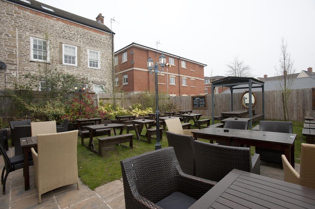The Goddard Arms Hotel Swindon Kültér fotó