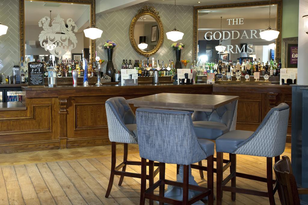 The Goddard Arms Hotel Swindon Kültér fotó