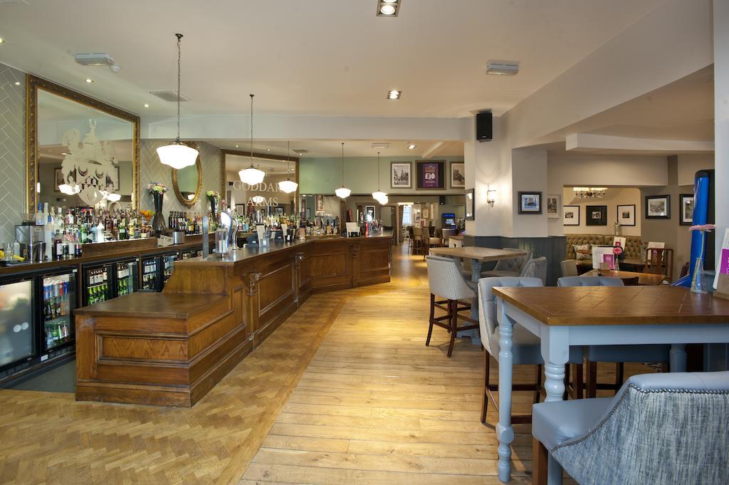 The Goddard Arms Hotel Swindon Kültér fotó