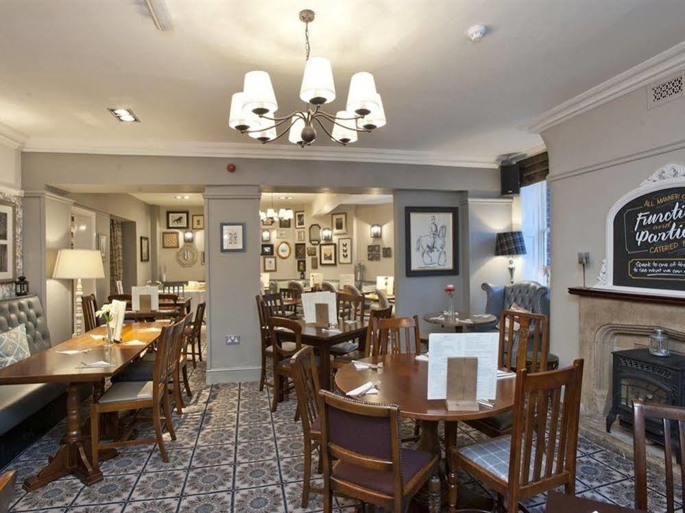 The Goddard Arms Hotel Swindon Kültér fotó