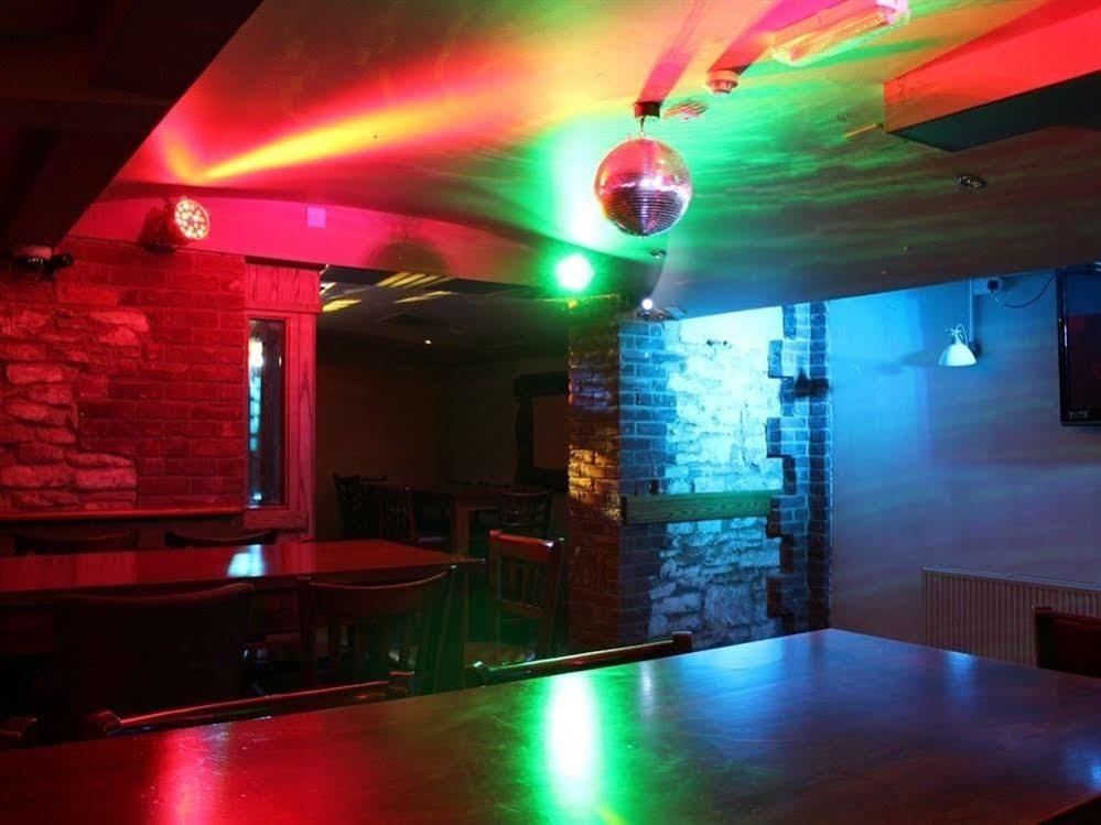 The Goddard Arms Hotel Swindon Kültér fotó