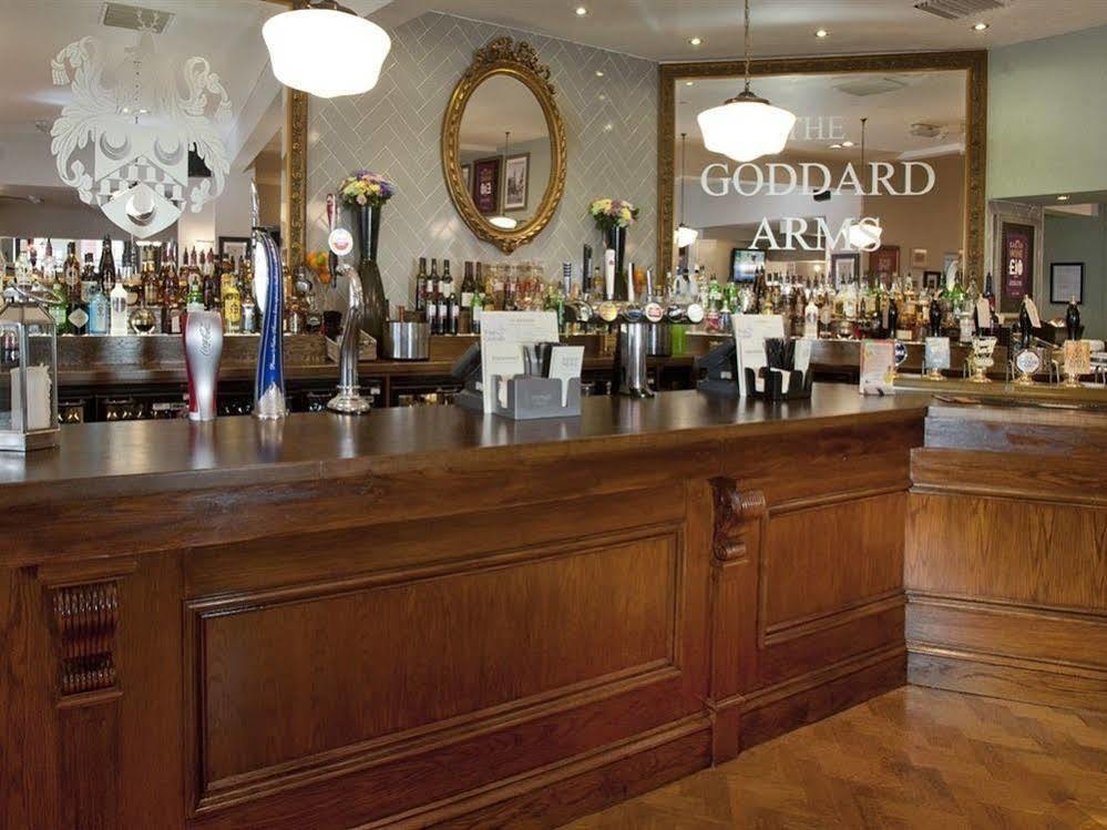 The Goddard Arms Hotel Swindon Kültér fotó