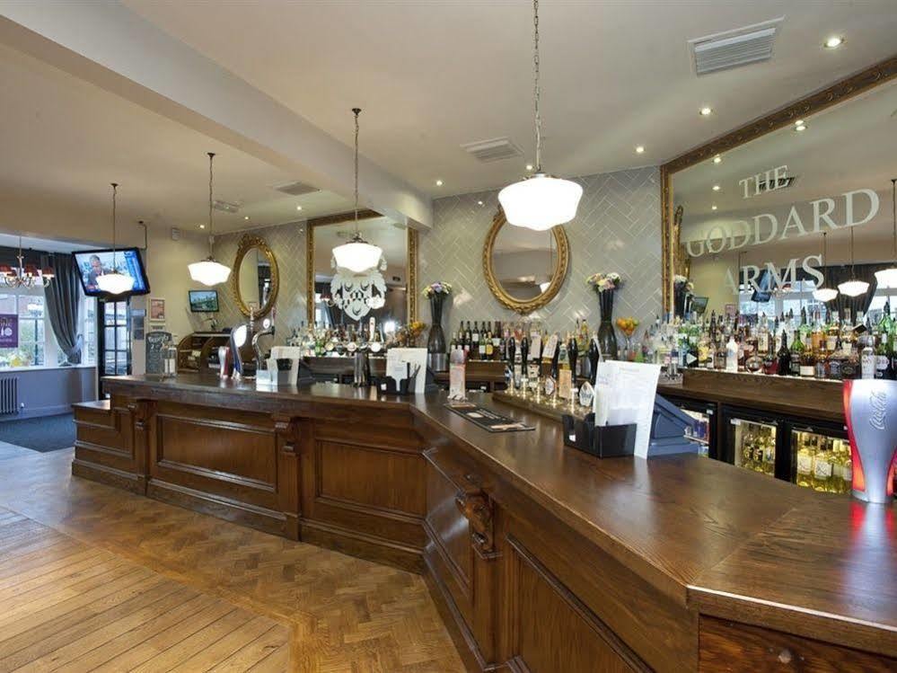 The Goddard Arms Hotel Swindon Kültér fotó