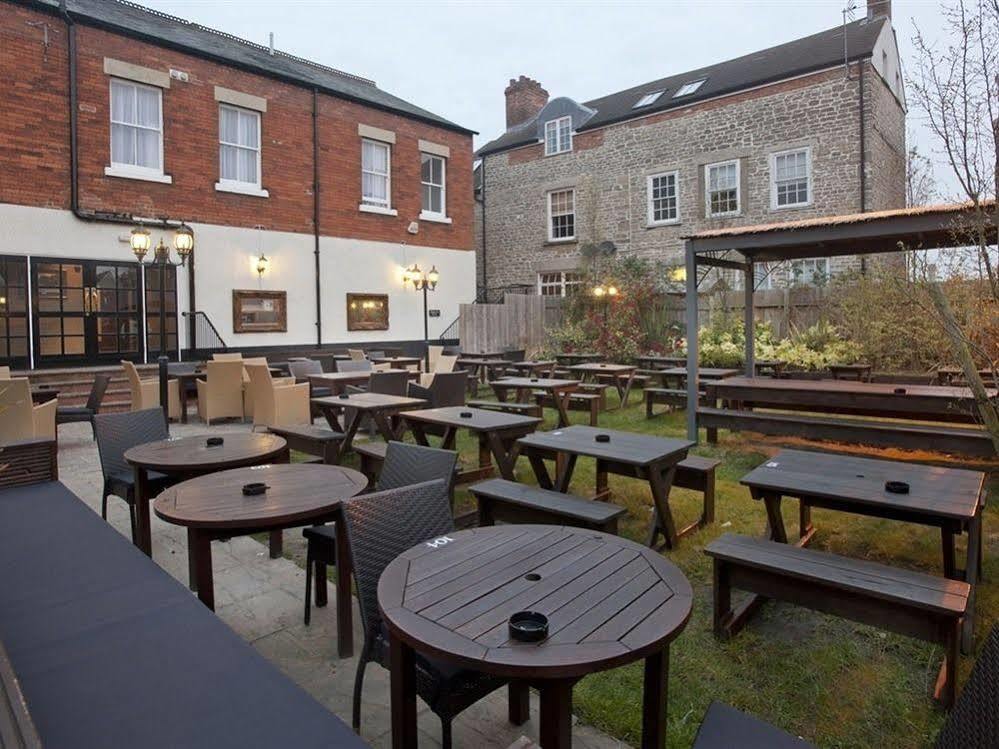 The Goddard Arms Hotel Swindon Kültér fotó